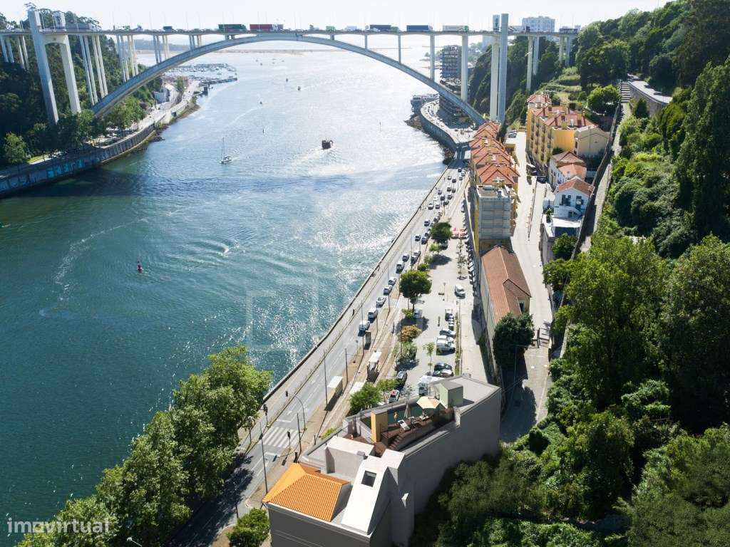 Apartamento T2 com varanda e garagem junto ao Rio Douro - Grande imagem: 5/64