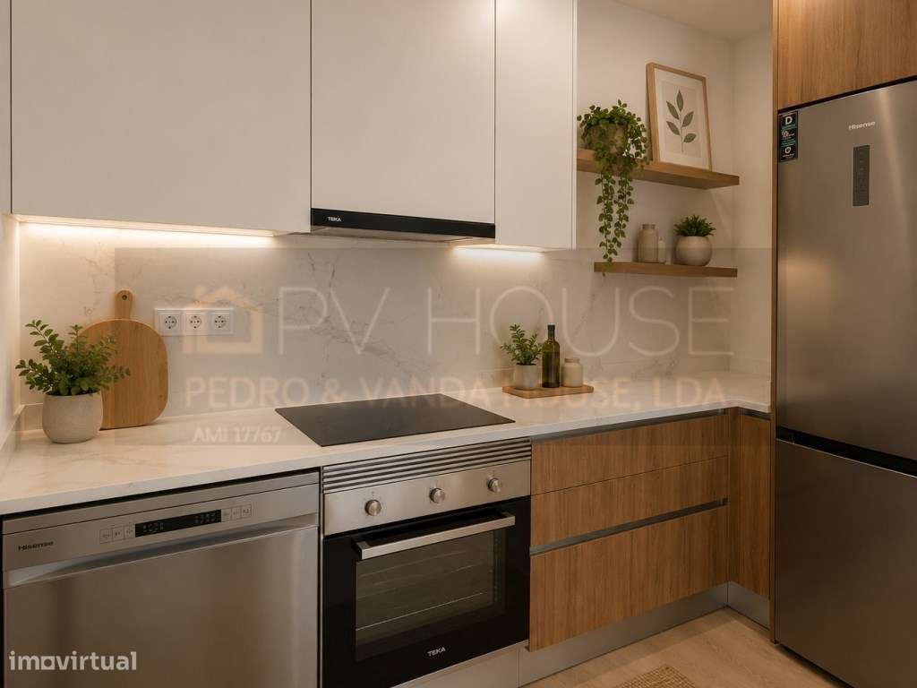 T4 Totalmente Remodelado com Suite e Cozinha Equipada | Rio de Mouro-8