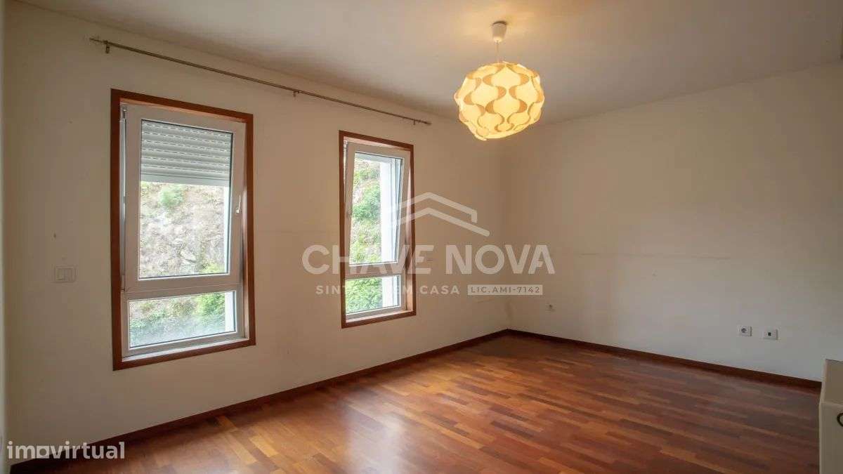 Apartamento T3 Praça das Flores - Bonfim - Porto-24