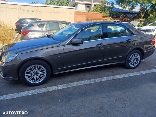 Mercedes-Benz E 220 BlueTEC 4Matic 7G-TRONIC - 11