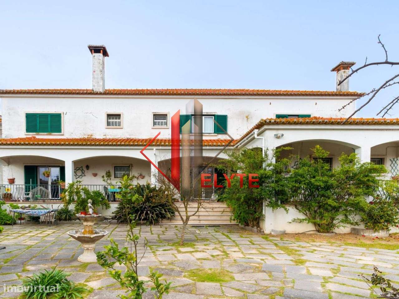 Moradia T7 no centro de Samora Correia-0