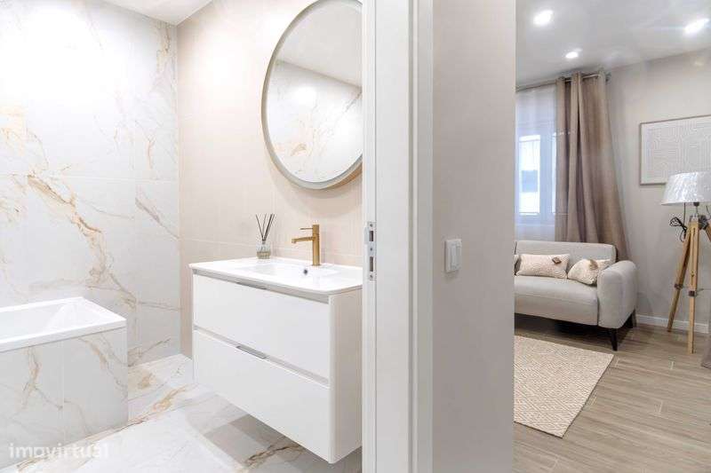 Moradia T3 Renovada no Centro de Lagoa com Terraço 35 m² - Grande imagem: 5/12