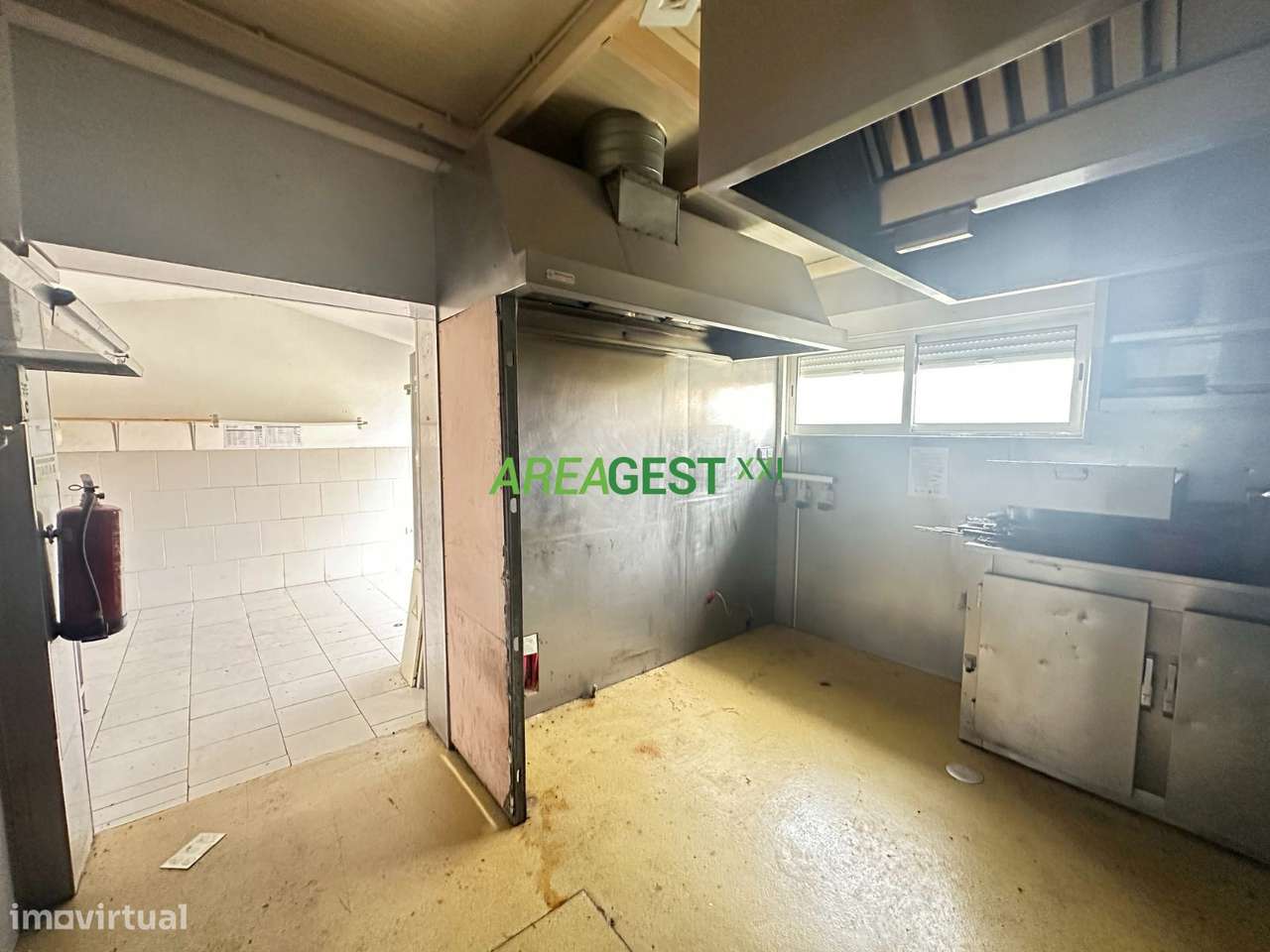 Prédio em propriedade total em Charneca de Caparica-16