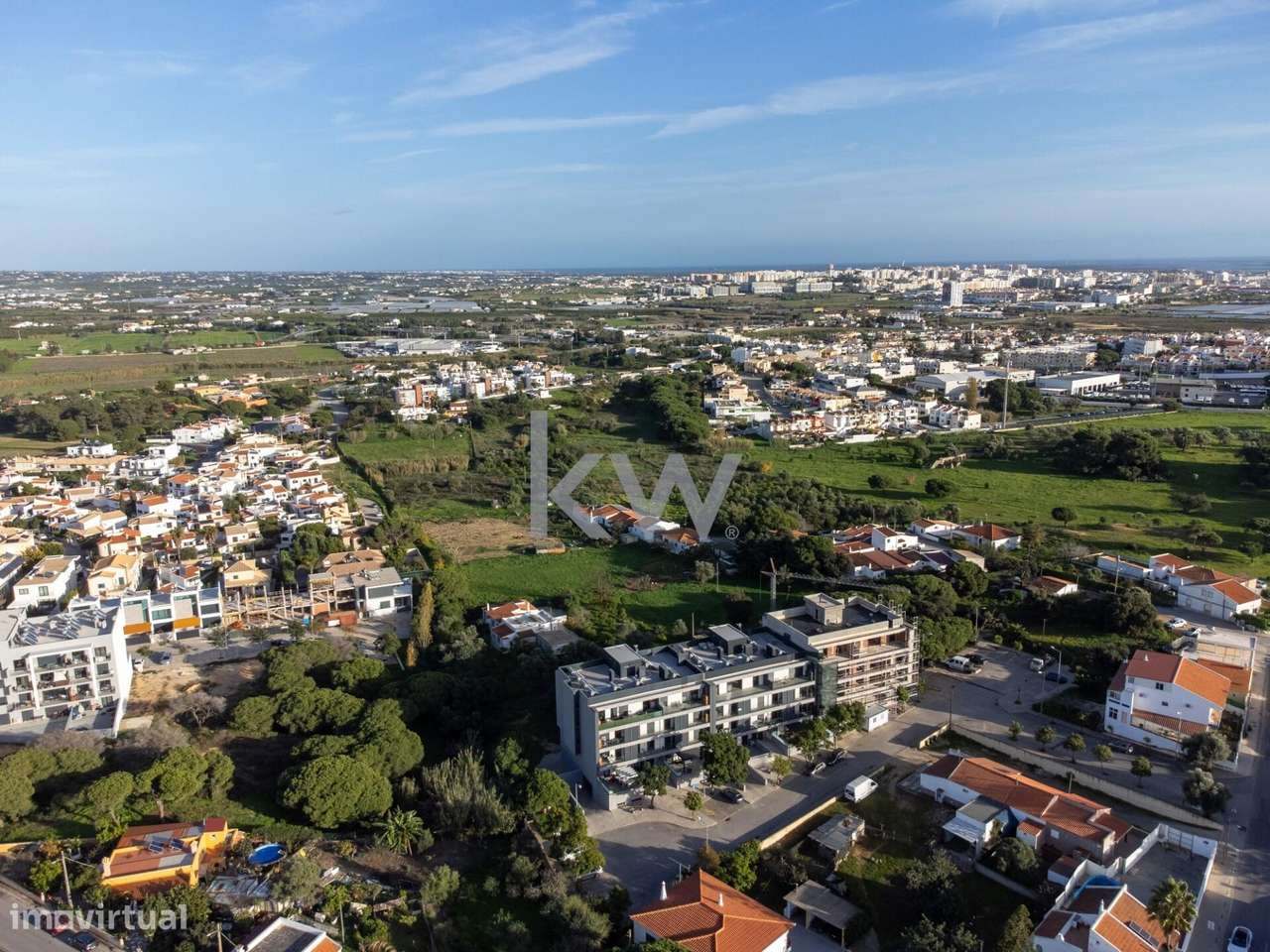 Apartamento T2 Novo de Luxo nas Gambelas – Garagem, Barbecue e Localiz - Grande imagem: 4/37