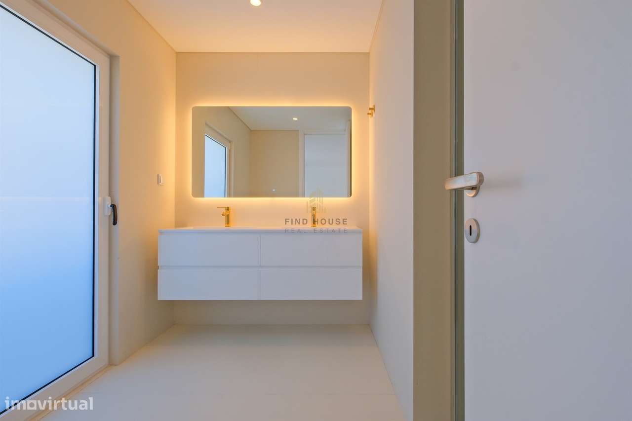 Moradia T4 de luxo em Condomínio Privado com Piscina e Jardim em São P-25