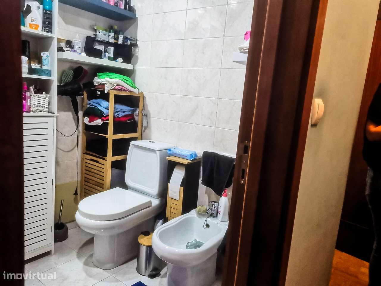 Magnífico T2, com 2 lugares de garagem, junto ao Mira Maia Shopping-11