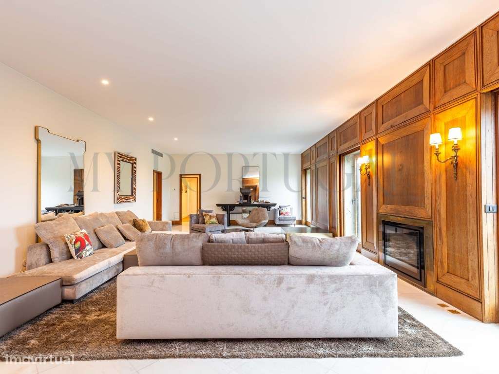 Magnífico Apartamento T4 no Coração de Lisboa: Exclusividade e Requ... - Grande imagem: 4/27