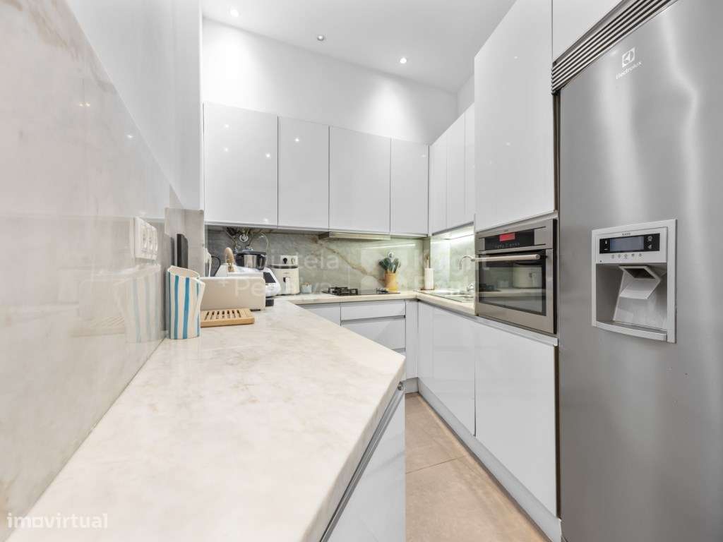 Apartamento T3 totalmente remodelado, São Bento, Lisboa-16