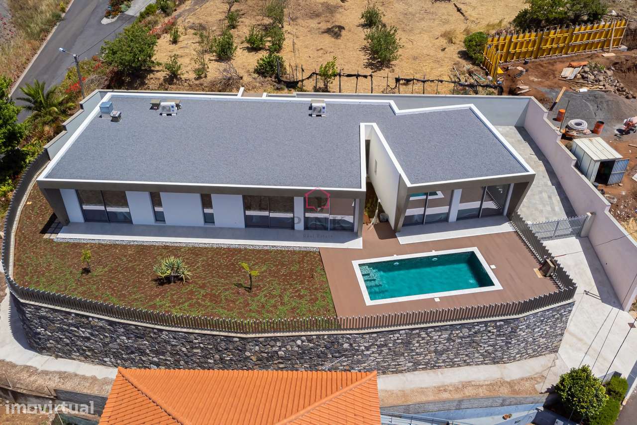 Moradia Moderna com Piscina - T3 na Ponta do Pargo, Calheta-8