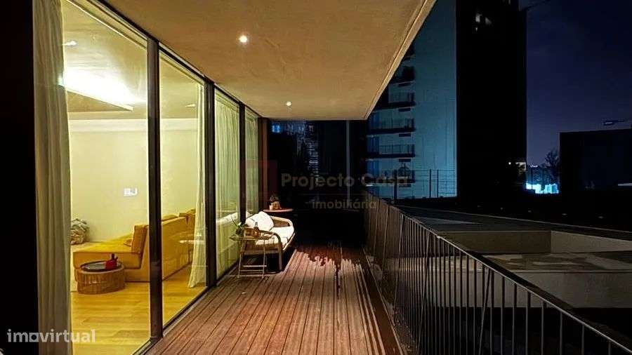 Apartamento de Prestígio com 3 Suítes e Excelente Luminosidade-0