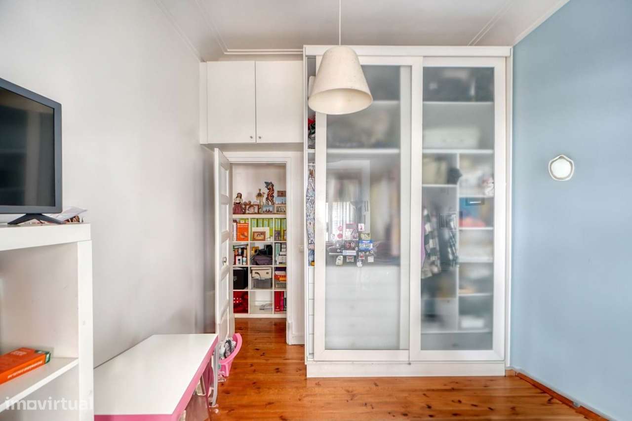 Apartamento T3 junto ao jardim da Parada, em Campo de Ourique - Grande imagem: 5/25