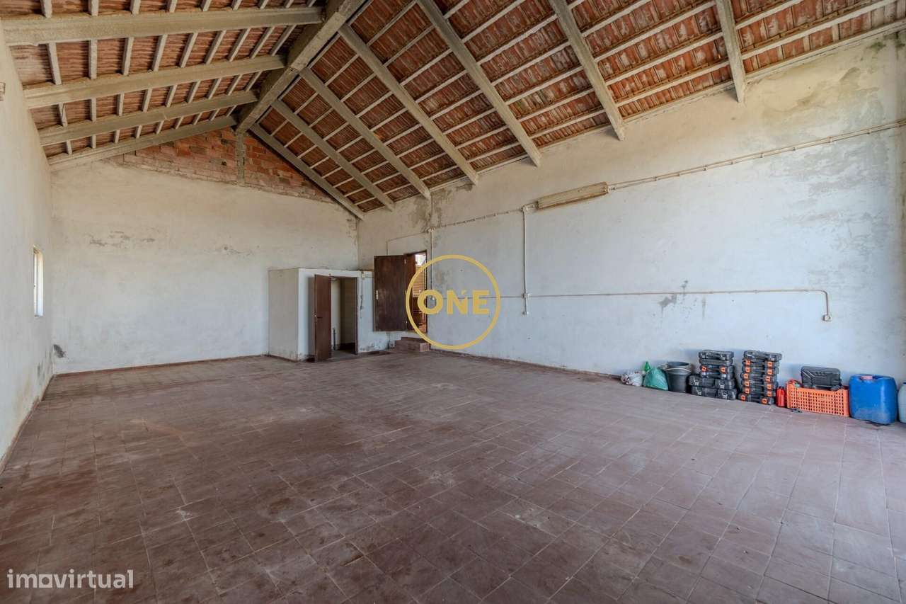 Moradia Térrea T2+1 com Terreno de 3,88 ha – Cruz do Vento, Carnota (A-22