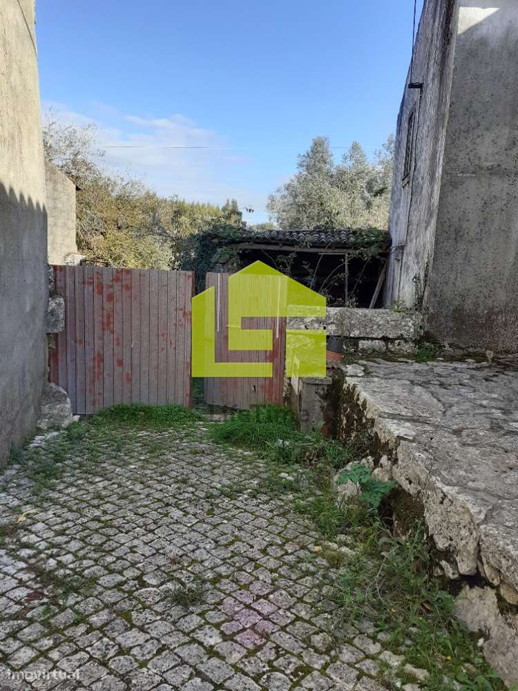 Moradia para recuperar - Grande imagem: 4/29