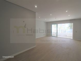 T2 com Terraço e Excelentes Acabamentos Perto da Praia de Carcavelos - Grande imagem: 4/21