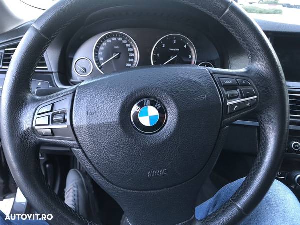 BMW Seria 5 520d Touring - 35