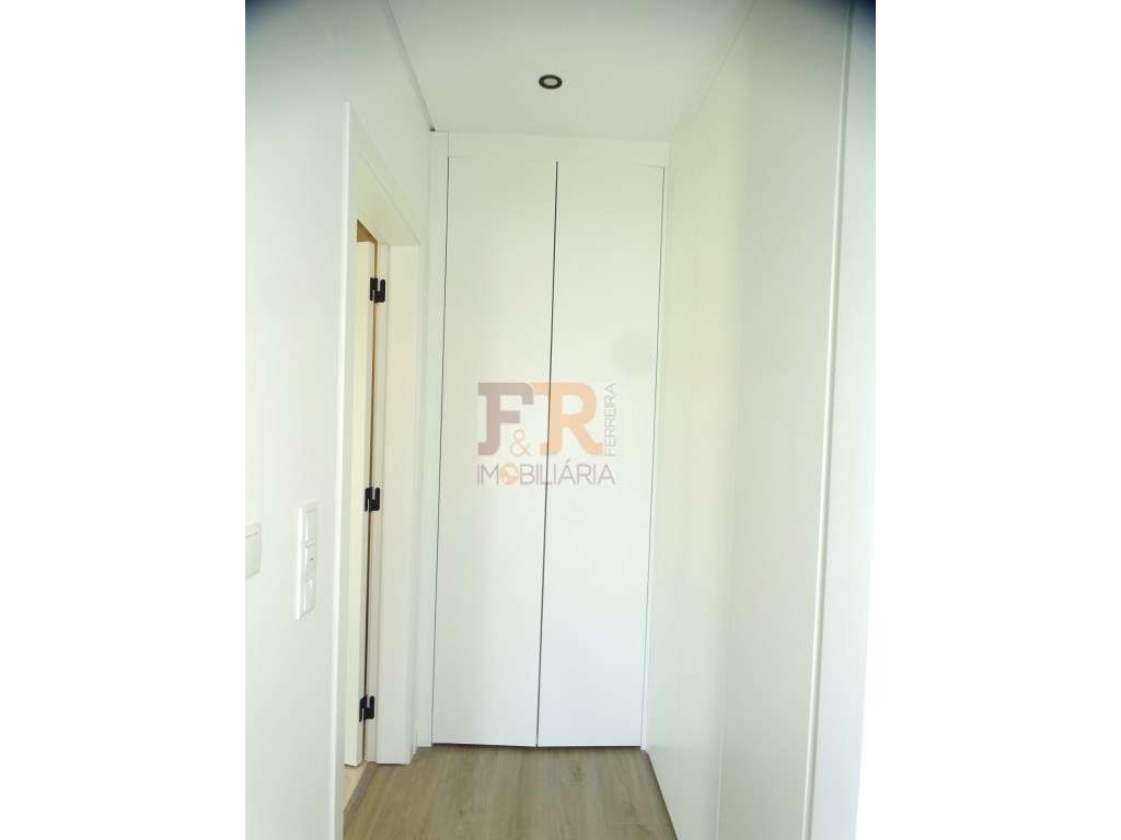PRONTA!! Moradia Duplex T4 com Garagem, Quinta das laranjeiras Fern...-31