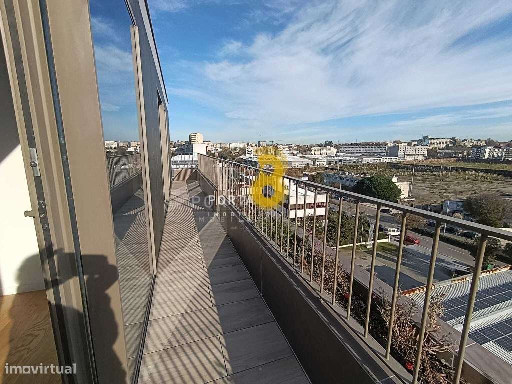 Apartamento T4 recuado com terraço em Matosinhos Sul-22