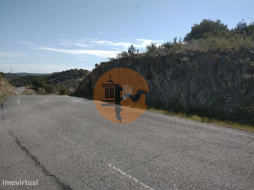 HERDADE COM 52 HECTARES - JUNTO A BARRAGEM DE ALCOUTIM - RIO CADAVA... - Grande imagem: 4/51