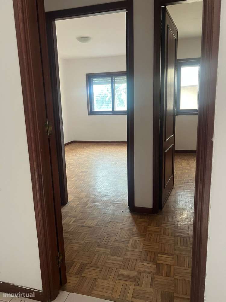 Apartamento T2 em Vila Nova de Gaia próximo da Nova estação de Metro-9