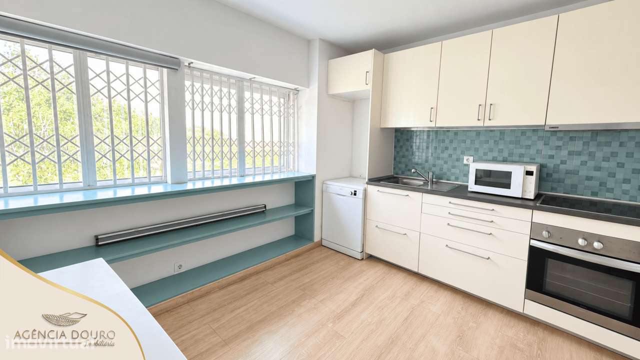 Apartamento T3 em Campanhã, Porto-0