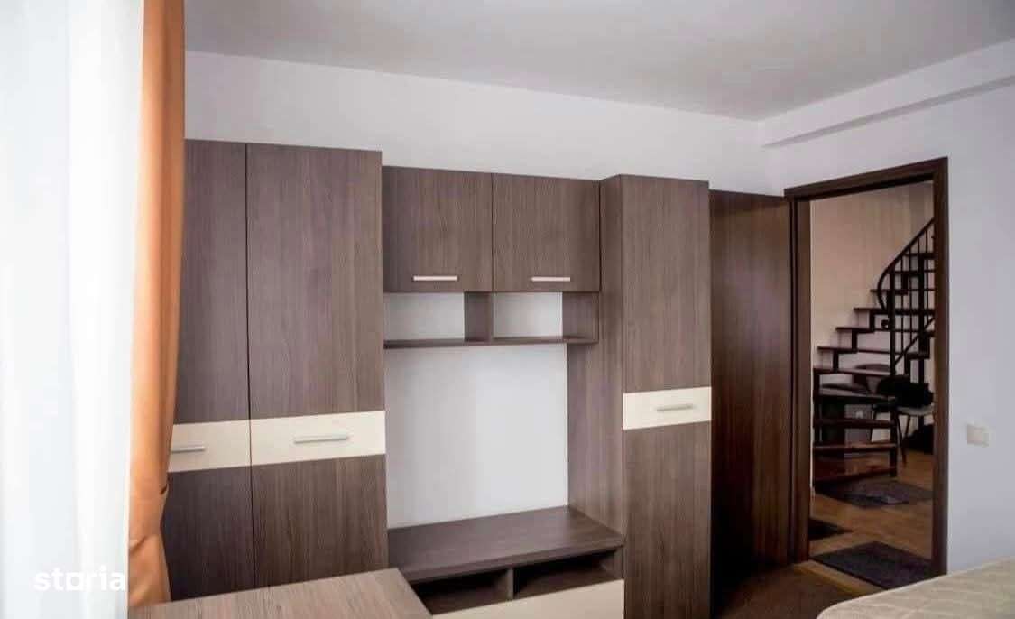 Apartament spațios cu 4 camere , strada Păcii, la 10 minute de UMFST-3