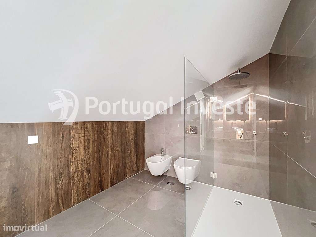 Sublime Duplex T4 com Mezanino no centro de Carcavelos-39