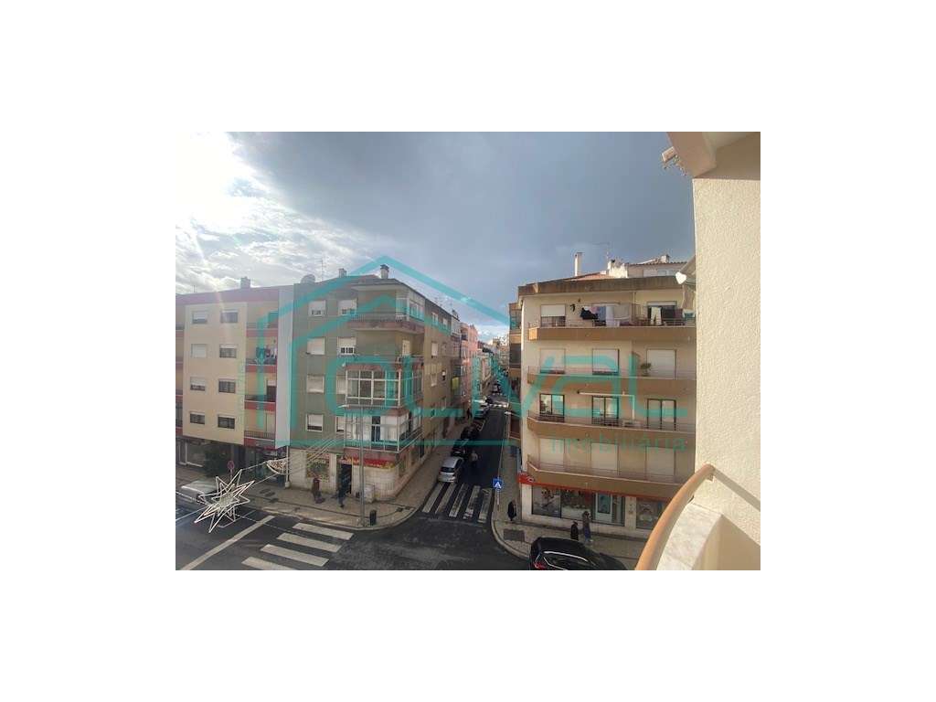 Apartamento T3 à venda em Alverca-25
