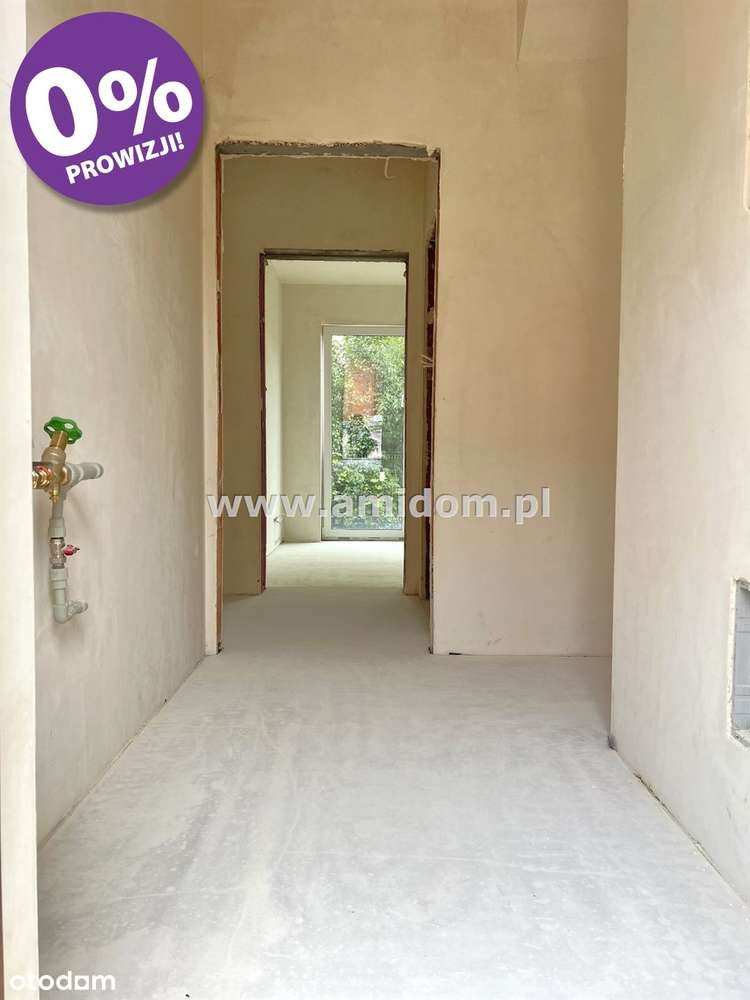 Idealna lokalizacja - tylko 600 m do stacji PKP-4