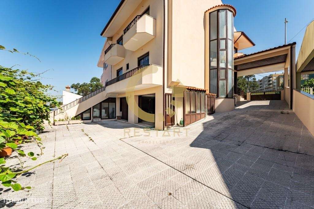 Moradia T4+2 Fânzeres com possibilidade de rentabilizar com arrendamen - Grande imagem: 4/38