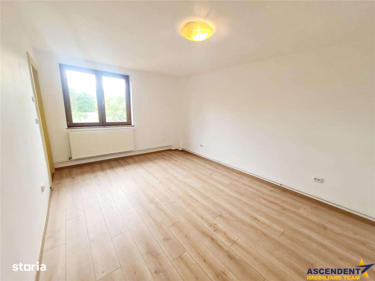 Vila Impetuoasa pe 700mp teren:Spatiu versatil pentru locuintaafacere - Imagine principală: 4/20