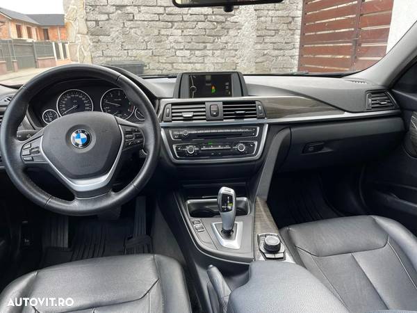 BMW Seria 3 320d Efficient Dynamic Edition Aut. Luxury Line - 12