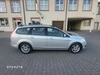 Ford Focus 1.6 16V Ambiente - 2