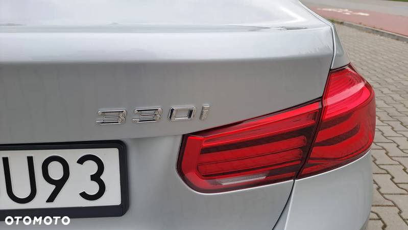 BMW Seria 3 330i Edition Luxury Line Purity - 5