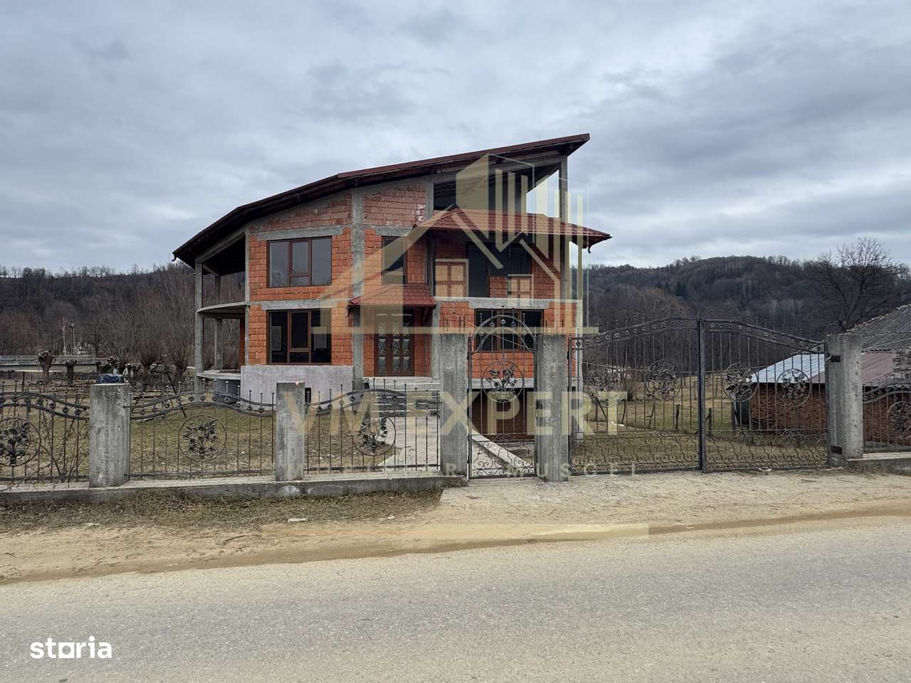 VILA 7 CAMERE TEREN 1654 MP BUGHEA DE JOS ARGES - Imagine principală: 2/20