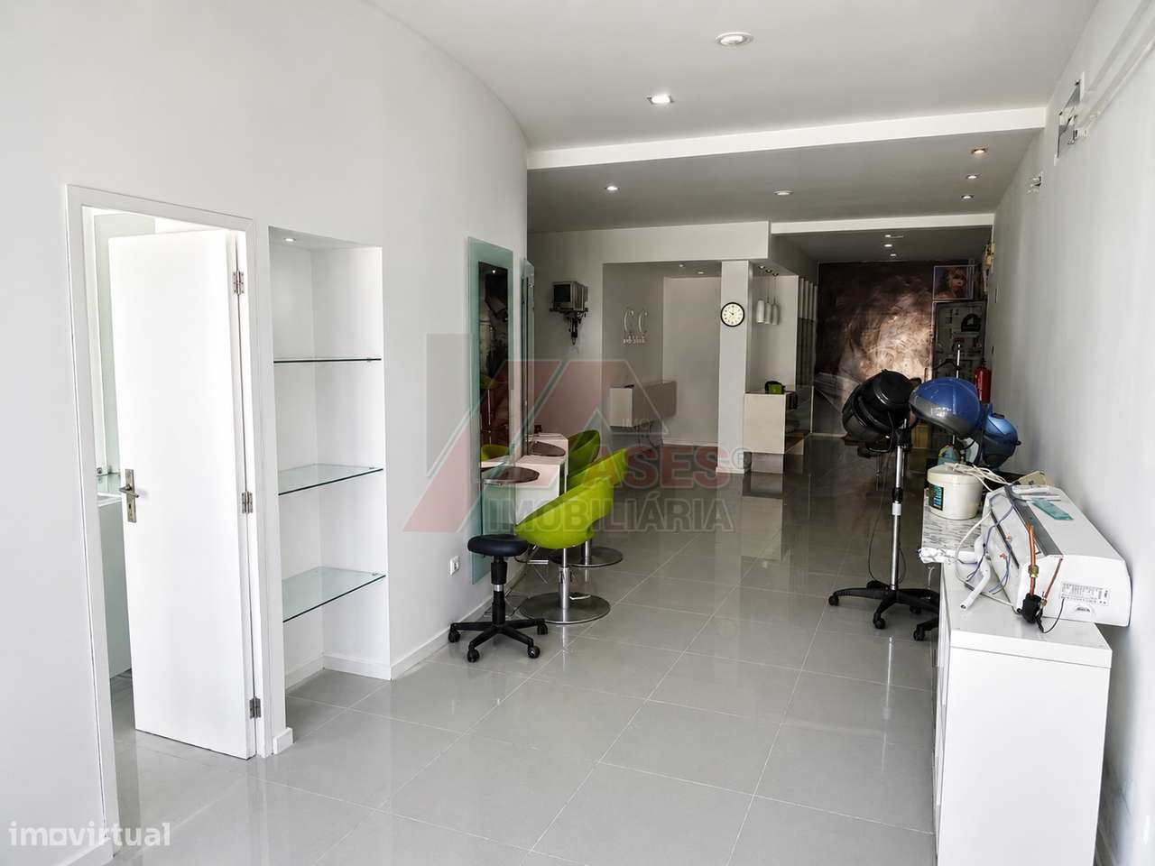 Imóvel Versátil com Potencial Habitacional e Localização Privilegiada-10