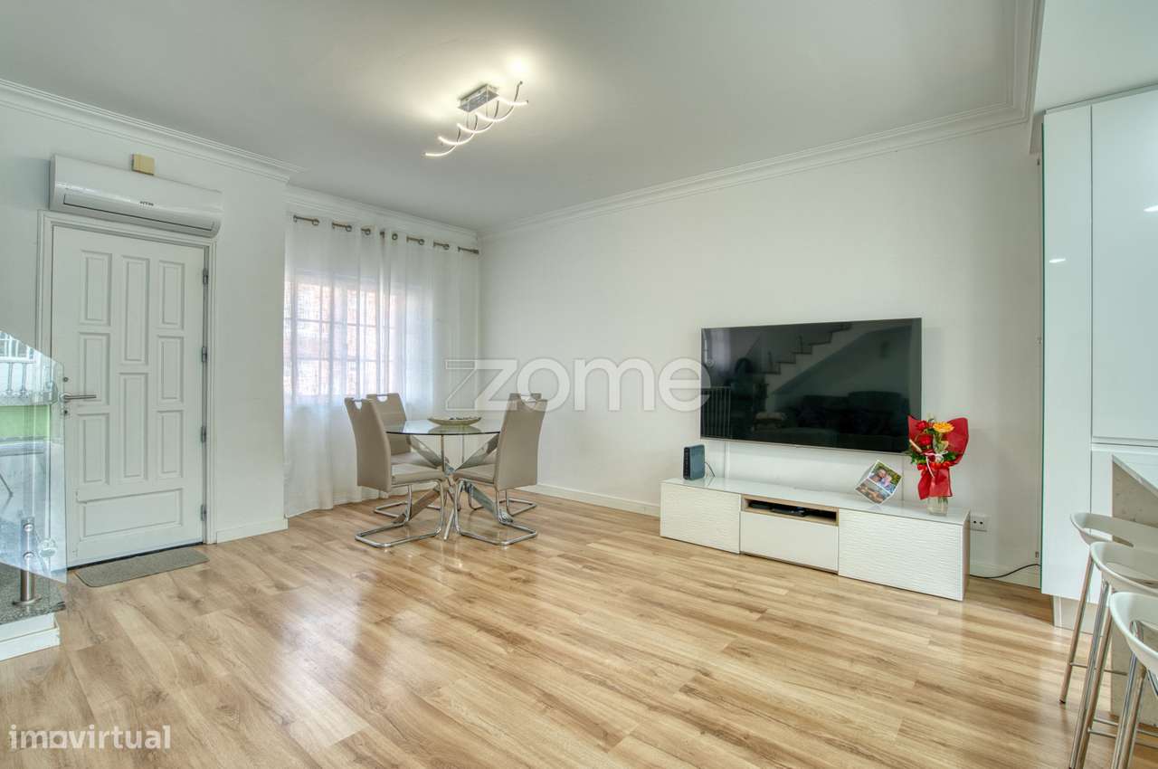 Moradia com terraço em Famões-8