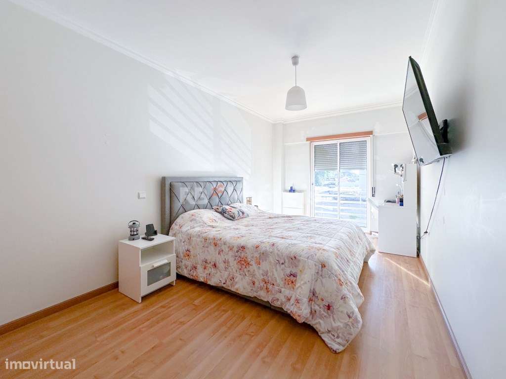Apartamento T3 c/ Garagem, Sótão e 2 Varandas - Santarém-4