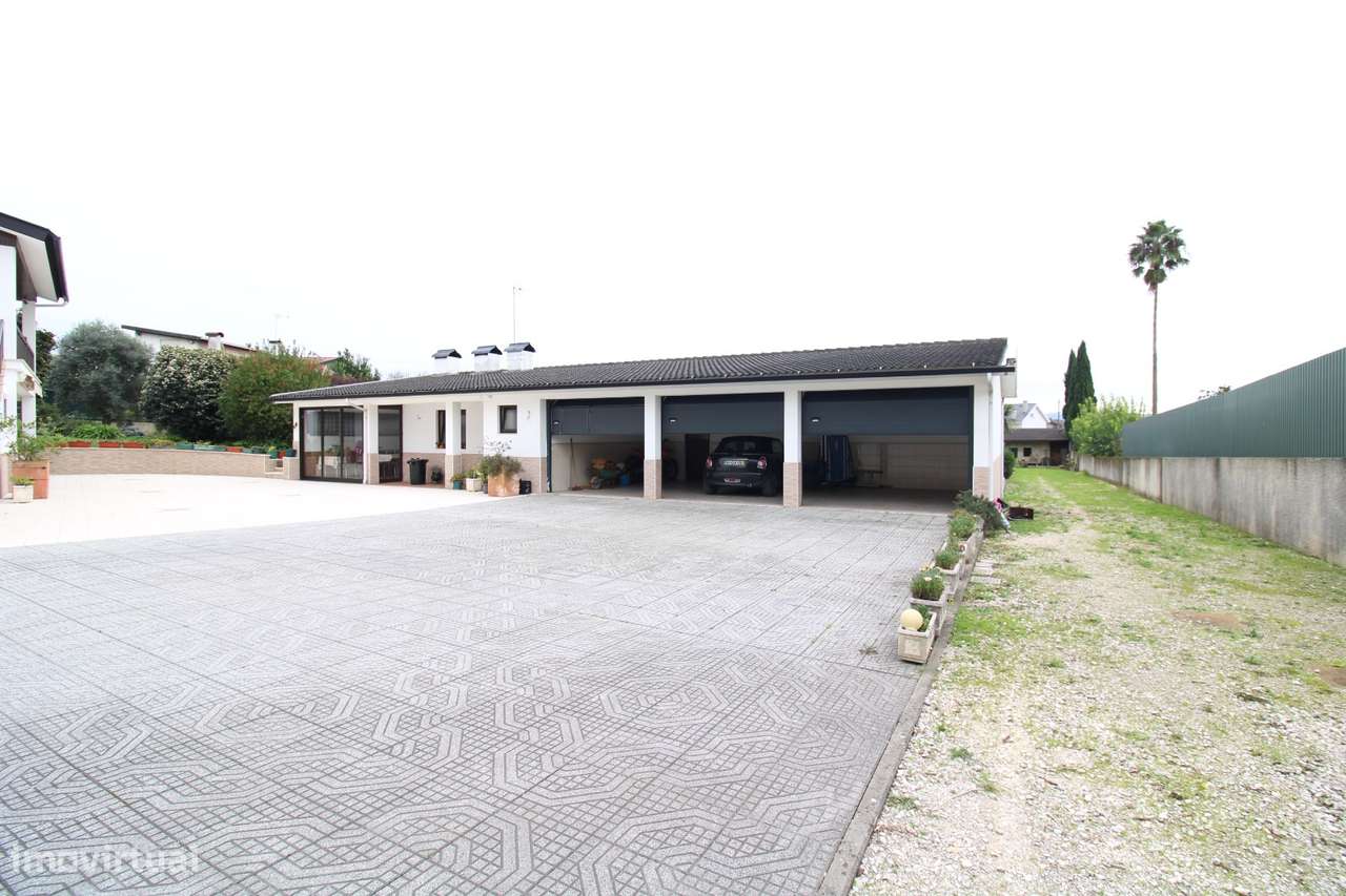 Moradia T5 em Aguada de Cima - Grande imagem: 5/28