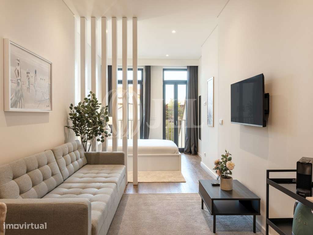 Apartamento T2, com varanda, na Baixa do Porto - Grande imagem: 1/70