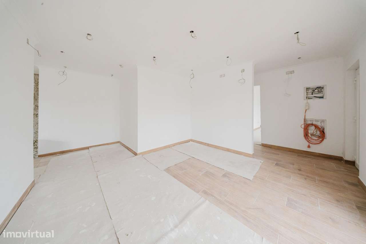 Moradia T2 Nova com Jardim e Estacionamento em Fontanelas - Grande imagem: 3/21