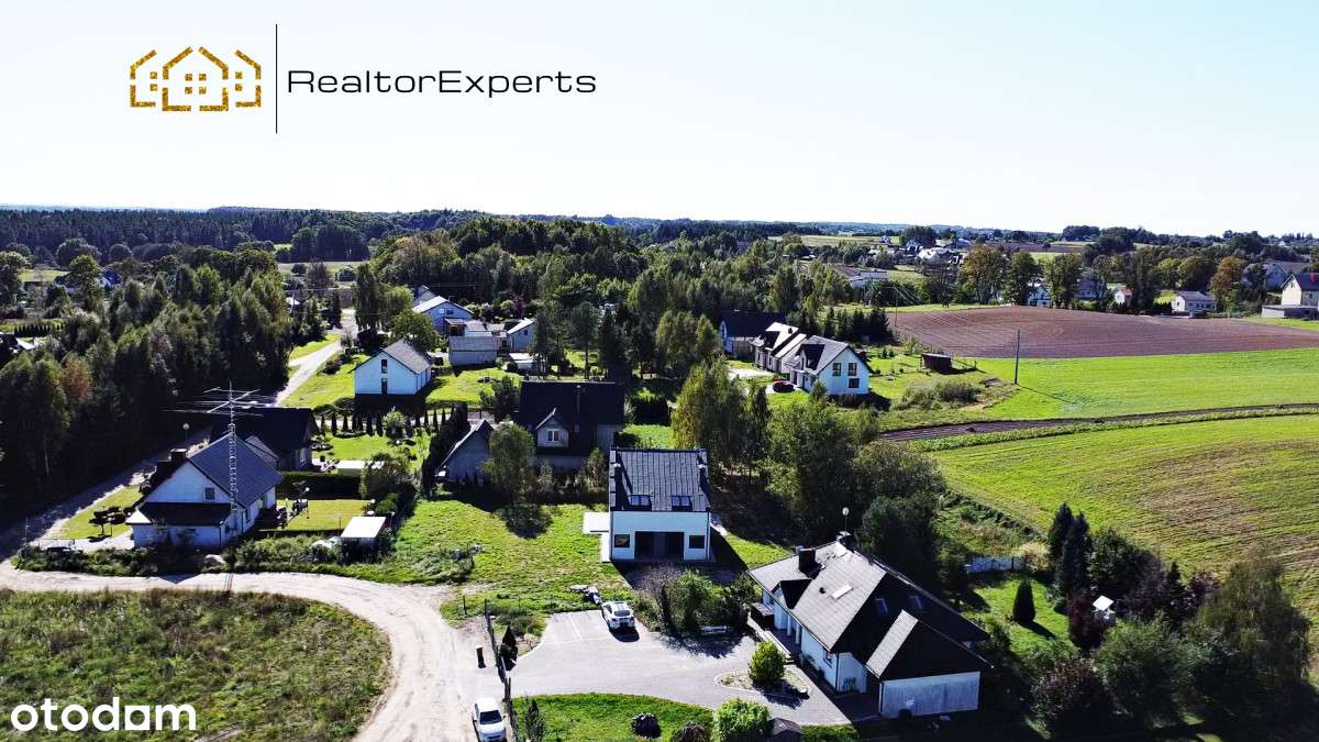 20 min od Gdyni! Połowa domu dwulokalowego!-6