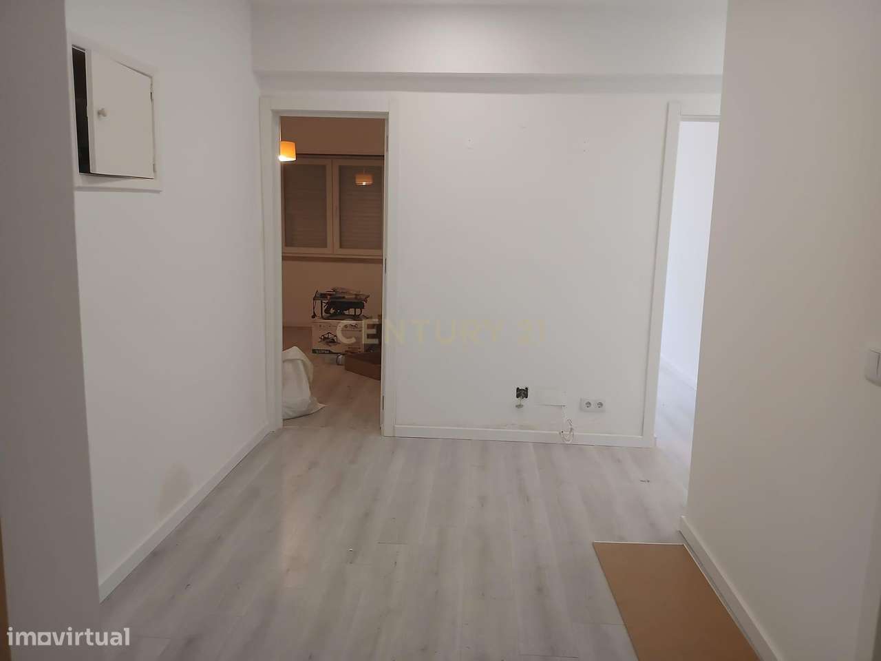 T3 em Almada com logradouro/ Excelente Localização - Grande imagem: 4/27