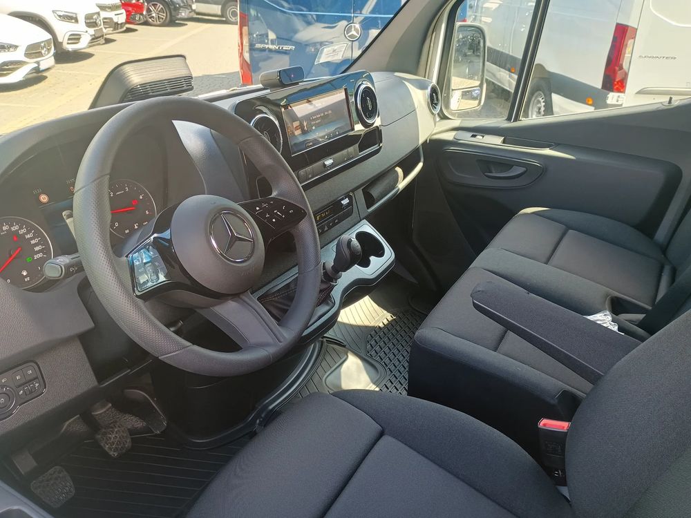 Mercedes-Benz Sprinter 2025