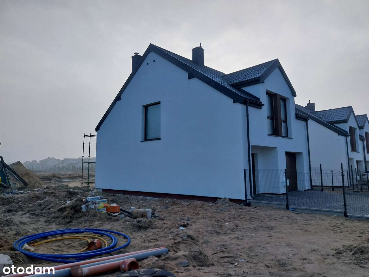 ** Domek wolnostojący w cenie blizniaka * Duża działka * Super cena ** - Pełny obrazek: 4/9