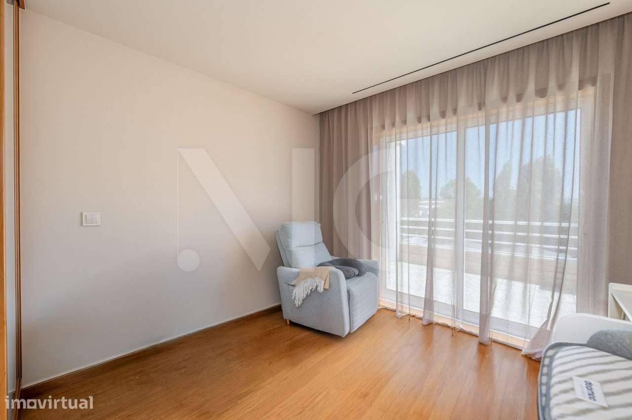 Penthouse T2 Matosinhos em Condomínio fechado com Garagem e Arrumos-29