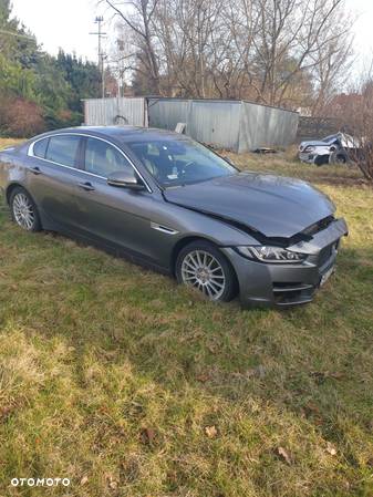 Jaguar XE 2.0 D Prestige - 12