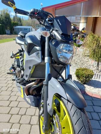 Yamaha MT - 9