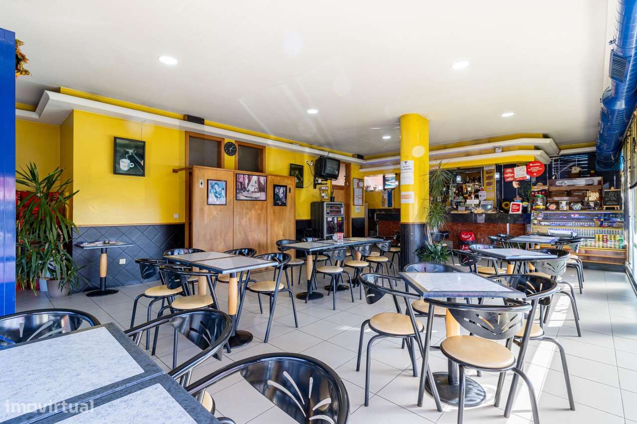 Café / Snack Bar Totalmente Equipado - Perto do LUSOPARK - Grande imagem: 5/12
