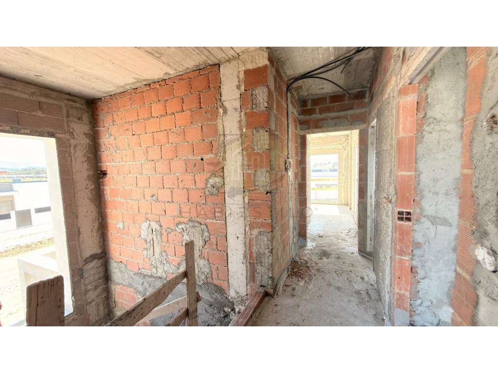 Moradia Nova T4 com Piscina em Azeitão- Vista Serra da Arrábida-17