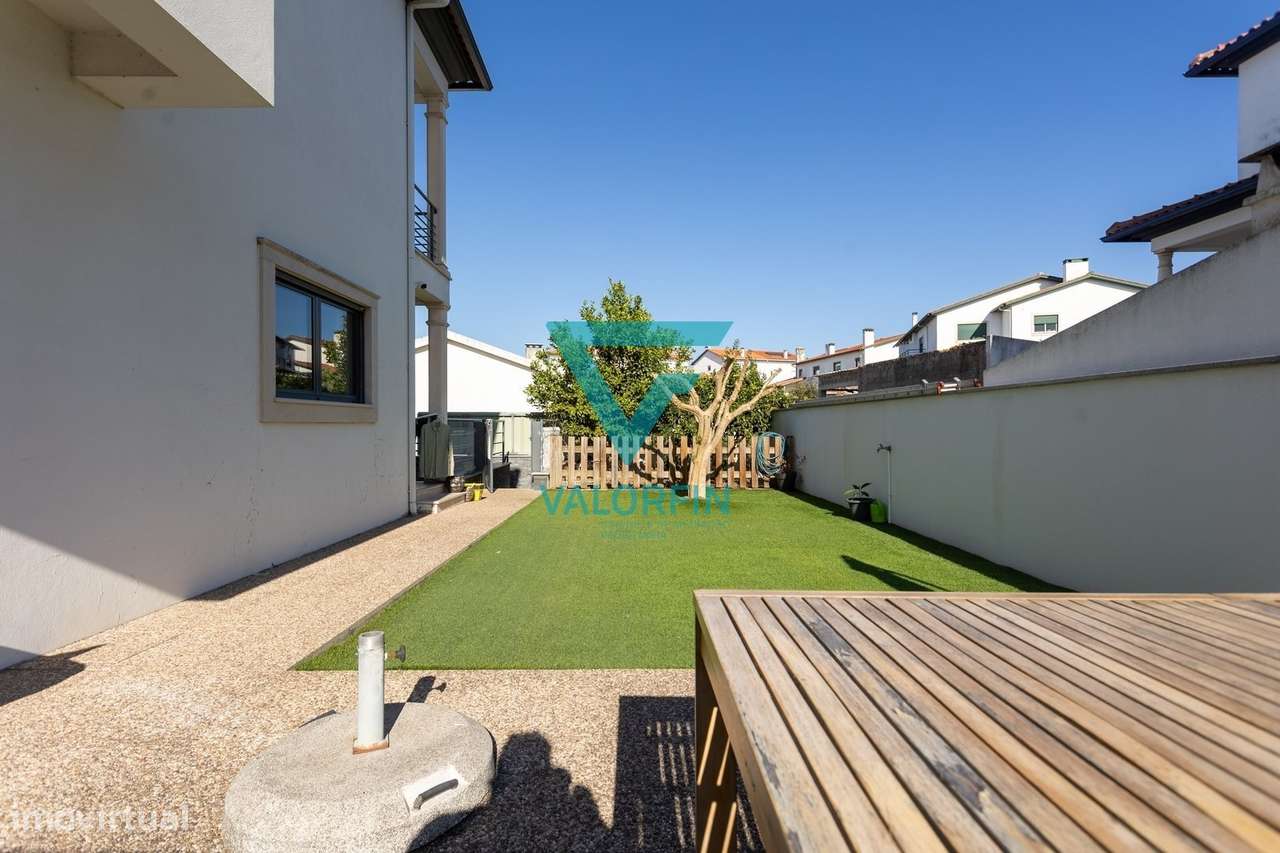 Moradia T4 c/ Logradouro e Garagem - Marrazes  - Leiria-26